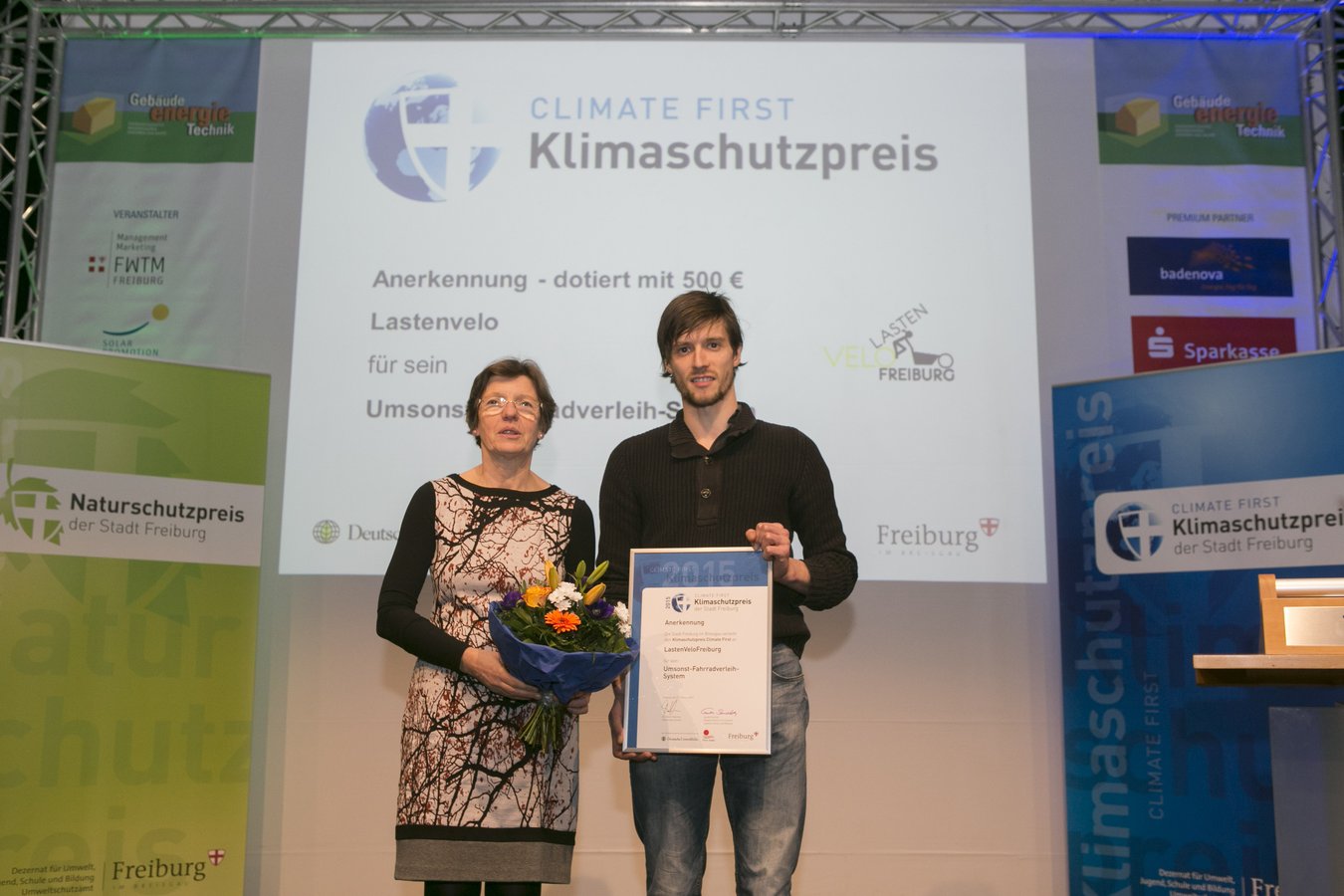 Die Stadt Freiburg ehrt LastenVelo Freiburg bei der Verleihung des Klimapreises